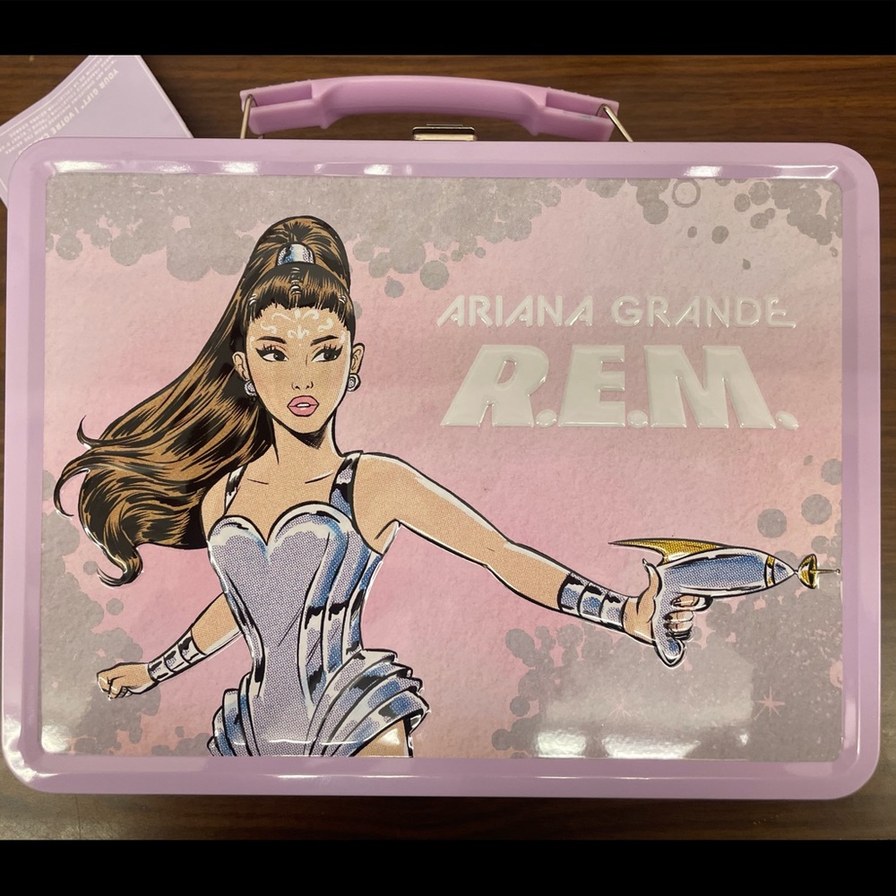 Ariana grande lunch box